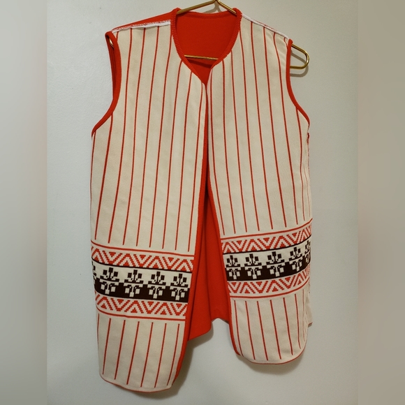 Vintage Sweater Vest Orange Union Made Ladies Garment - Picture 2 of 9